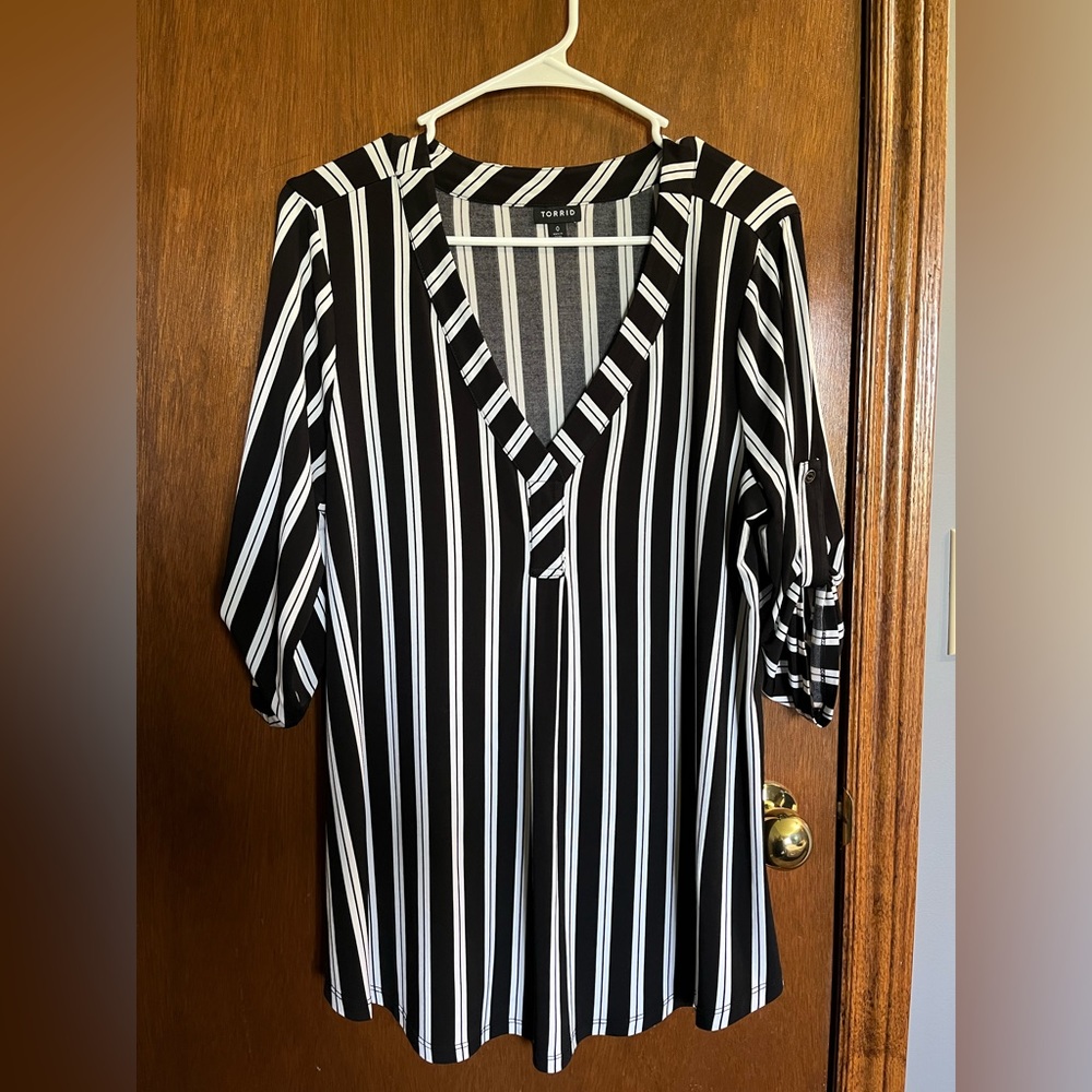Torrid black and white striped shirt mid sleeve length size 0